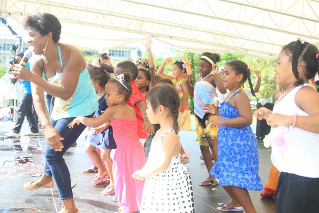 Le carnaval des enfants enchante la foule