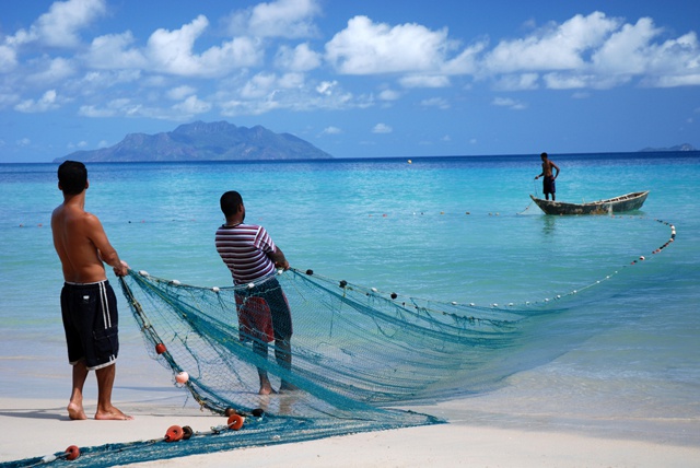 Seychelles Foreign Minister engages Chatham House on Blue Economy concept