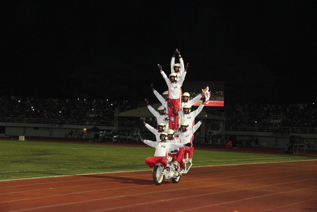 Motorcycle stunts by Indian Army's military police wow Seychelles public on National Day