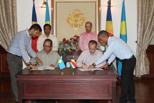 Un exemple de coopération entre petites îles : les Seychelles et les Palaos formalisent leur future collaboration