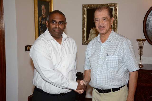 UNODC’s outgoing country programme officer for maritime crime Shanaka Jayasekara paid a farewell call of the Seychelles President James Michel at State House this morning. (Mervyn Marie, Seychelles News Agency)