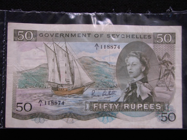 The Central Bank of Seychelles possesses two 50 rupees notes with the letters "SEX" highly sought after by collectors.