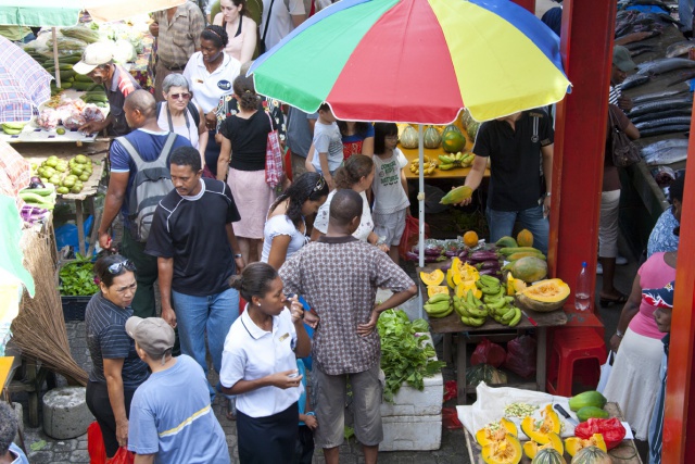 Seychelles population records an annual growth rate of 2.2% by mid 2015
