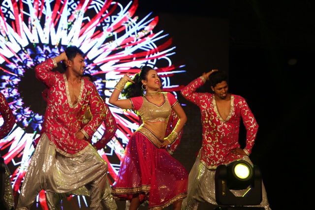 Crowds flock to Seychelles capital to see stars perform in Indian musical spectacular