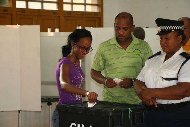 Second-round presidential election: Voting begins on main islands