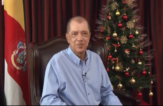 « Restons unis» - demande le président des Seychelles James Michel dans son message du nouvel An.