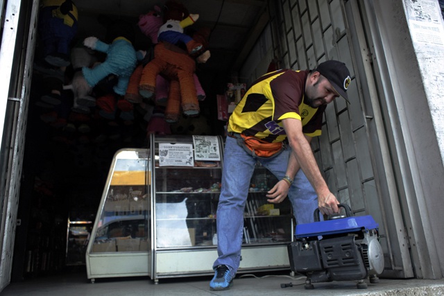 Venezuela: les fonctionnaires ne travailleront plus que lundi et mardi