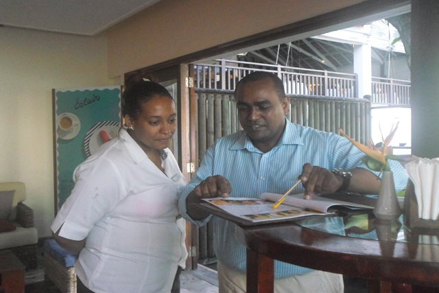 Seychellois hotel employee wins Starwood President Award for his love of, devotion to craft