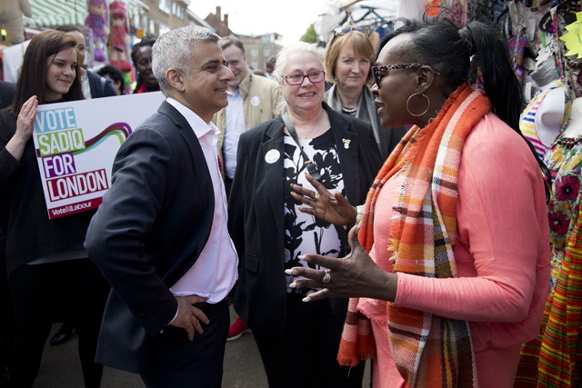 Le travailliste Sadiq Khan, un musulman, devient maire de Londres