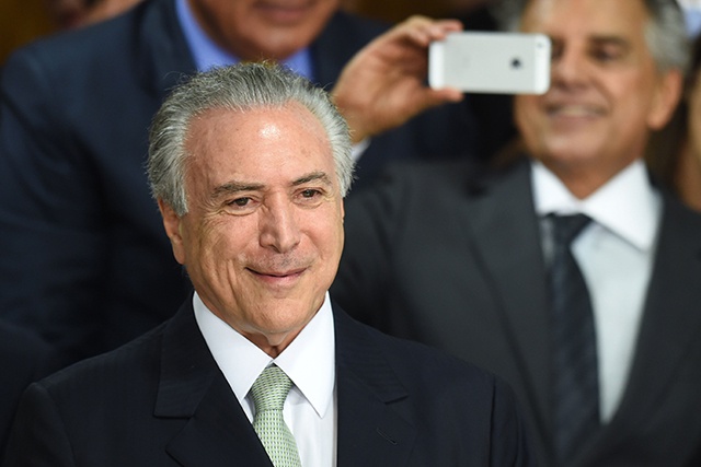 Brésil: premier jour de l'ère Temer avec le défi de redresser le pays