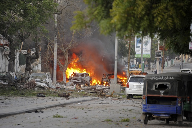 'At least 10' dead in jihadist attack on Mogadishu hotel