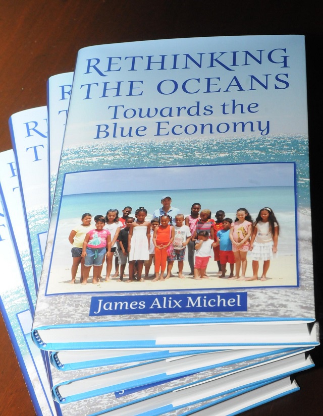Rethinking The Oceans : le nouveau livre écrit par le président des Seychelles examine l'économie bleue