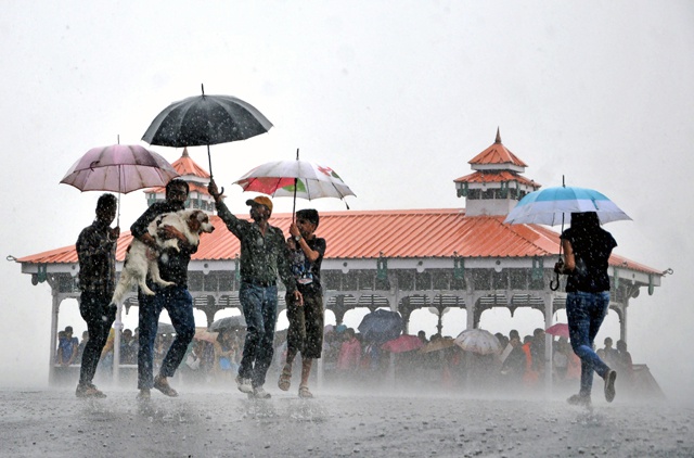 Lightning kills at least 93 as monsoon sweeps India