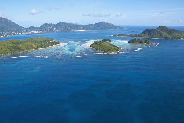 La connexion française à 6 grandes îles granitiques des Seychelles