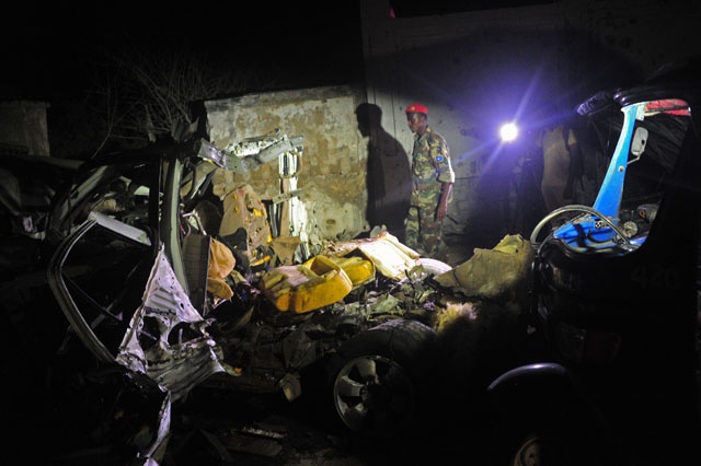 Seven killed in Mogadishu beach restaurant attack