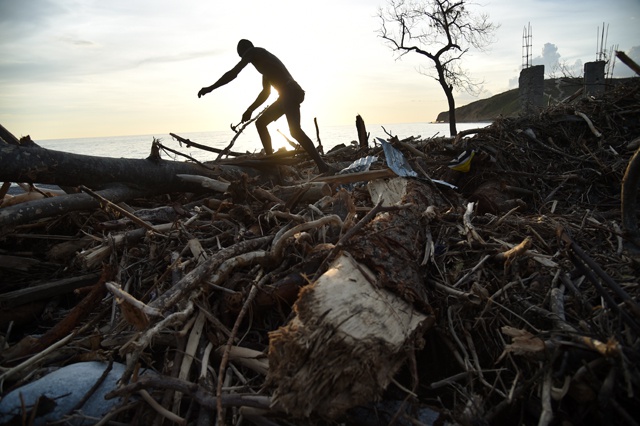 US halts deportations of Haitians after hurricane