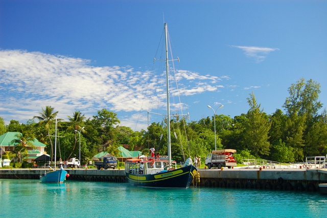 Cousins transfrontaliers des îles: des descendants Seychellois et Réunionnais découvrent des liens ancestraux