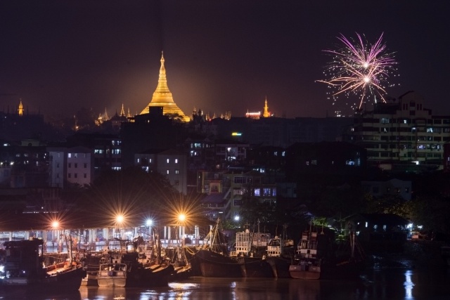 Australia kicks off global New Year party defying terror threat