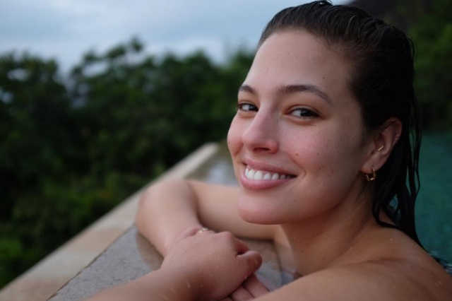 A festive season to model: Ashley Graham welcomes 2017 in Seychelles