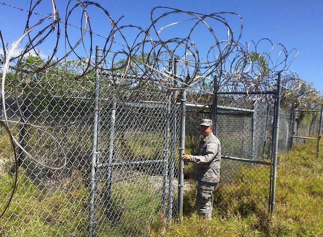 White House ignores Trump's Gitmo warning