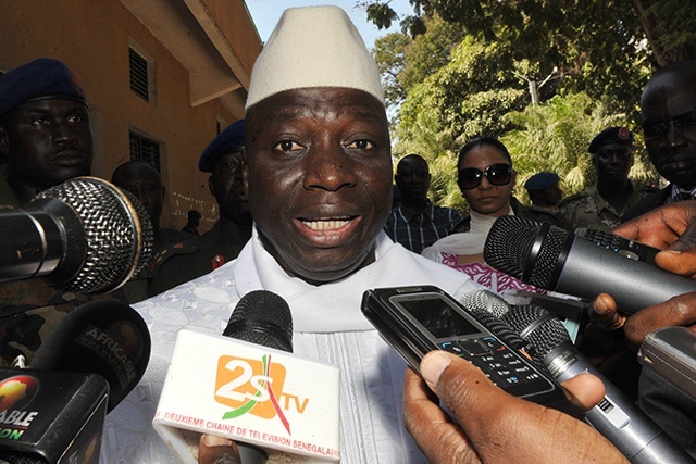 Jammeh annonce qu'il quitte le pouvoir, l'intervention militaire en suspens