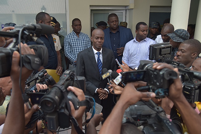 Jovenel Moïse investi président d'Haïti après un an et demi de crise