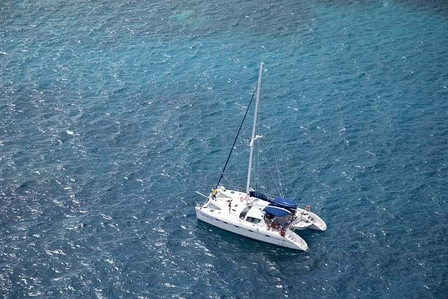 12 French nationals rescued in Seychelles' waters after ship runs aground