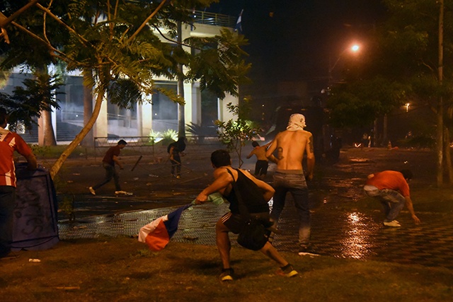 Unrest as Paraguay senators back president re-election