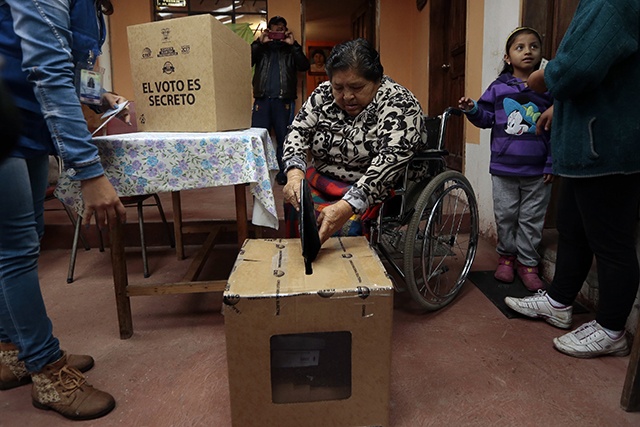 L'Equateur vote entre continuité socialiste et virage à droite