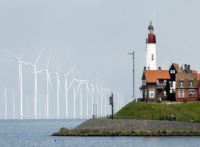 Dutch open 'world's largest offshore' wind farm