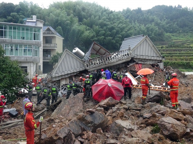 Over 140 people feared buried in China landslide