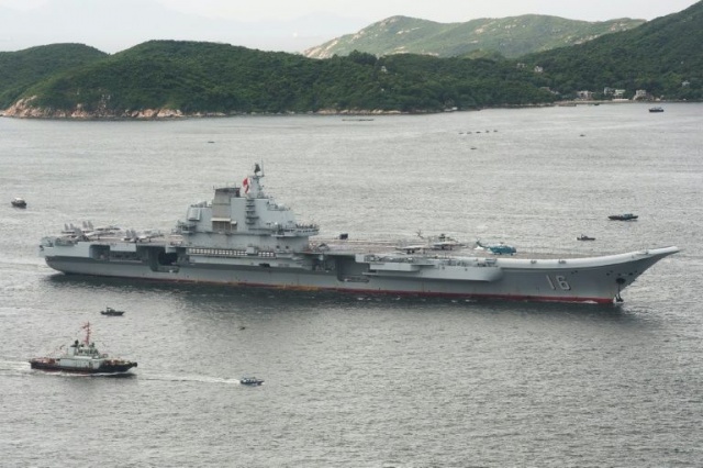 Chine: le porte-avions Liaoning pour la première fois à Hong Kong