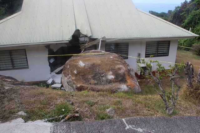 Un expert français assiste les Seychelles dans l’analyse des risques d’éboulement dans un district du nord de Mahé.