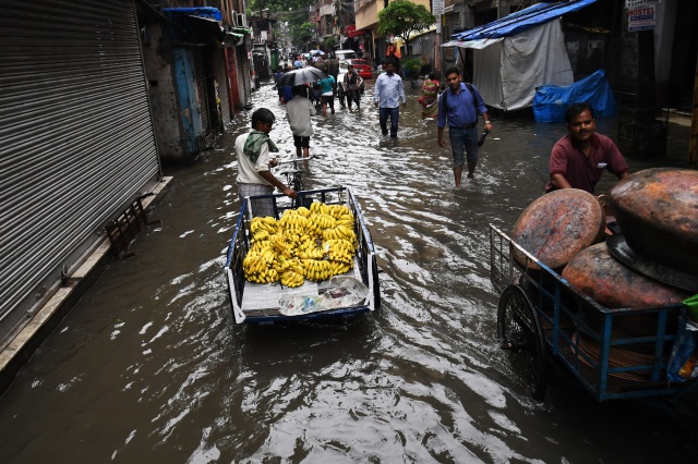 Eight more dead in India's worsening monsoon floods