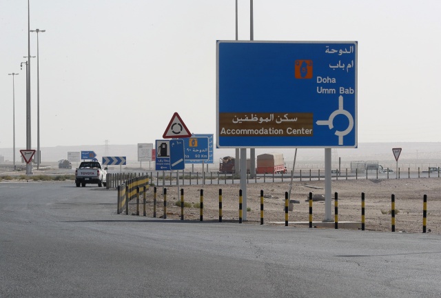 Saudi king orders reopening of Qatar border to pilgrims