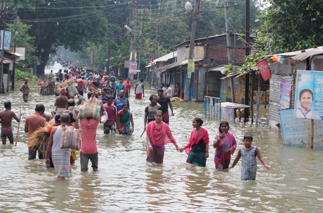 South Asia floods claim more than 750 lives