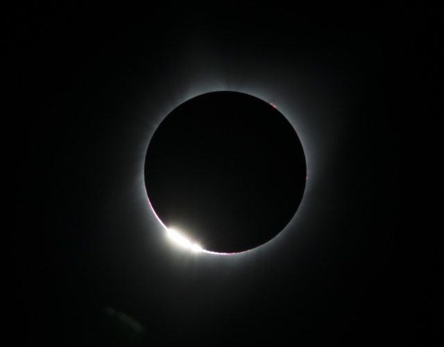 Total solar eclipse mesmerizes America
