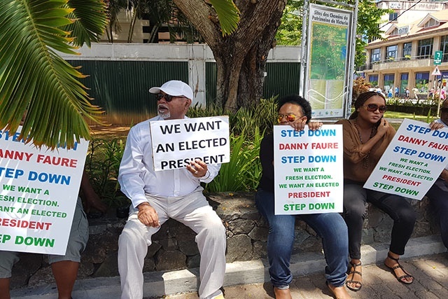 Demonstrators seek to pressure government of Seychelles to hold presidential election