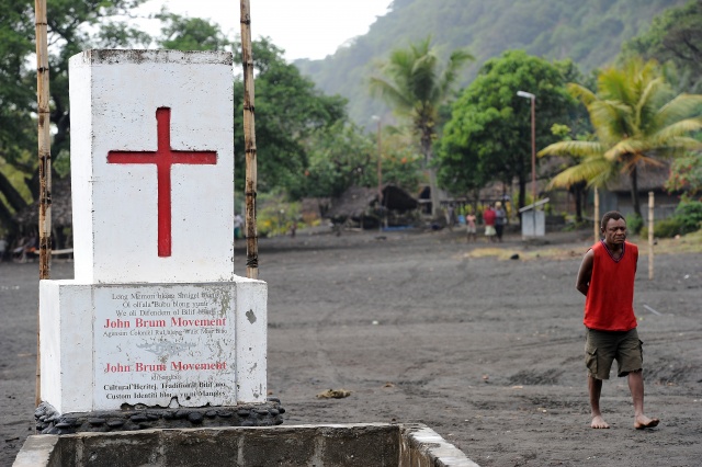 Vanuatu orders mass evacuation of volcano island