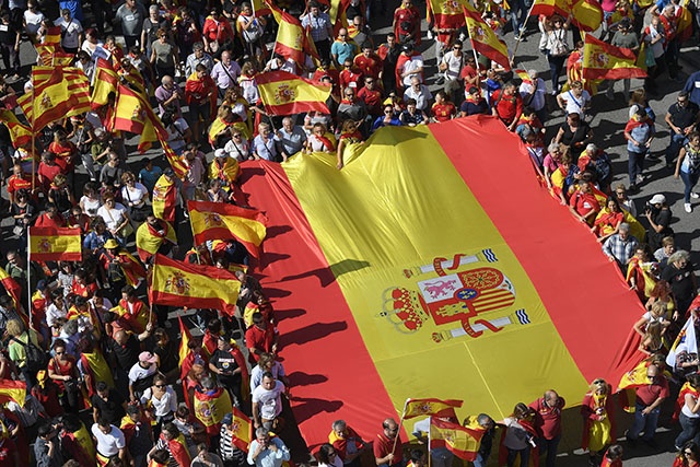 Des centaines de milliers de manifestants à Barcelone contre l'indépendance