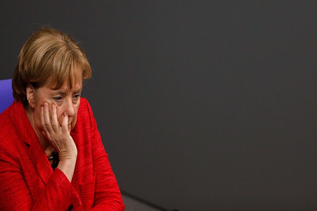 L'Allemagne cherche une sortie de crise avec Merkel à la barre