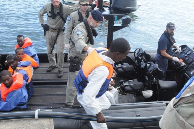 6 suspected Somali pirates transferred to Seychelles for possible trial