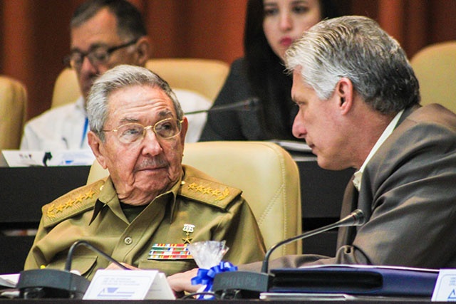 Cuba: Raul Castro cèdera la présidence en avril 2018