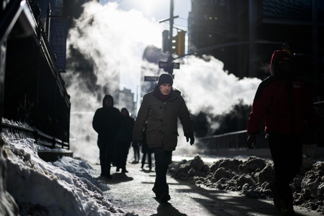 After major snowfall, US Northeast braces for deep freeze