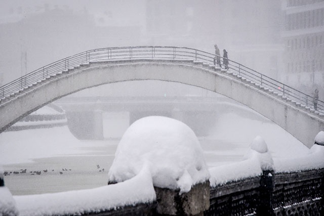 Tempête de neige record à Moscou: au moins un mort