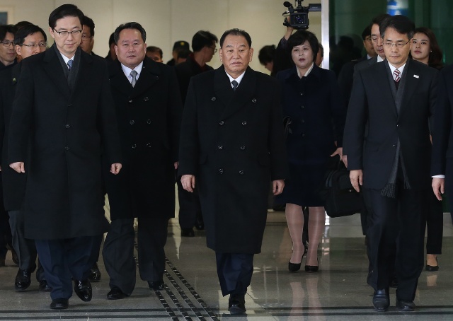 High-level N. Korean delegates arrive in the South