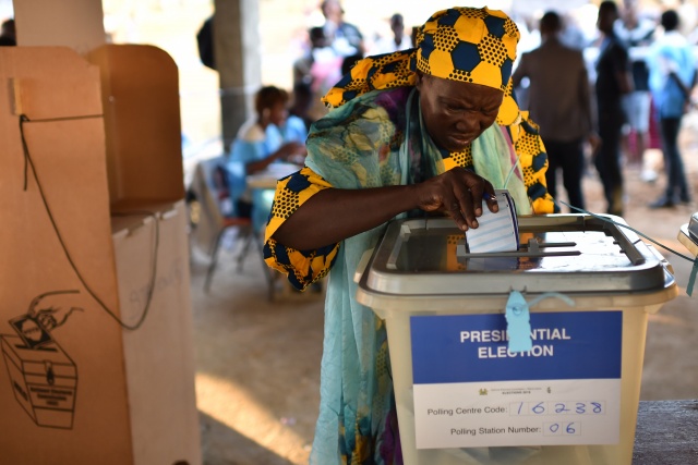 War-scarred Sierra Leone picks president