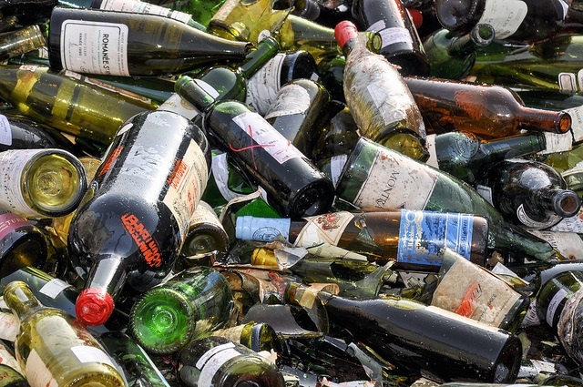 Seychelles to impose levy on glass bottles to reduce landfill waste