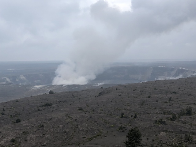 Hawaii volcano could be building up to big eruption: scientists