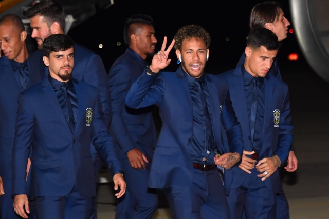 Neymar lands in Russia, Messi casts doubt over World Cup future
